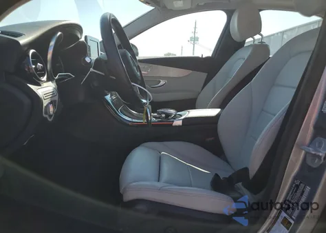 2015 Mercedes-Benz C 300 из США, поврежденный, VIN 55SWF4JB2FU075596